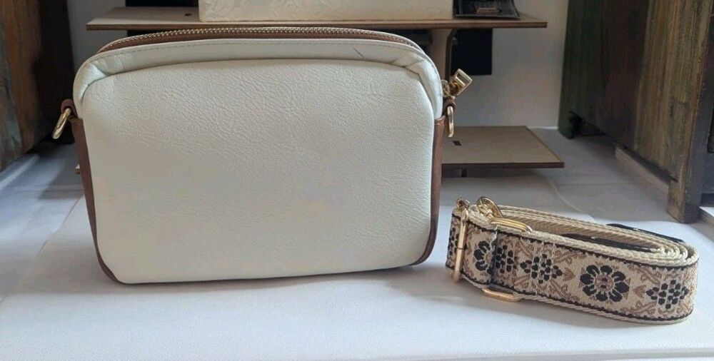 Telena Crossbody Bag - White - Picture 4 of 8